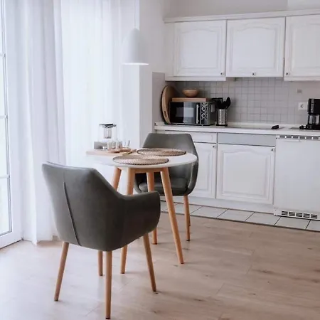 Apartment Haus Sandroeschen *